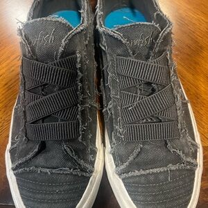 Blowfish Women's Grey Distressed Sneakers